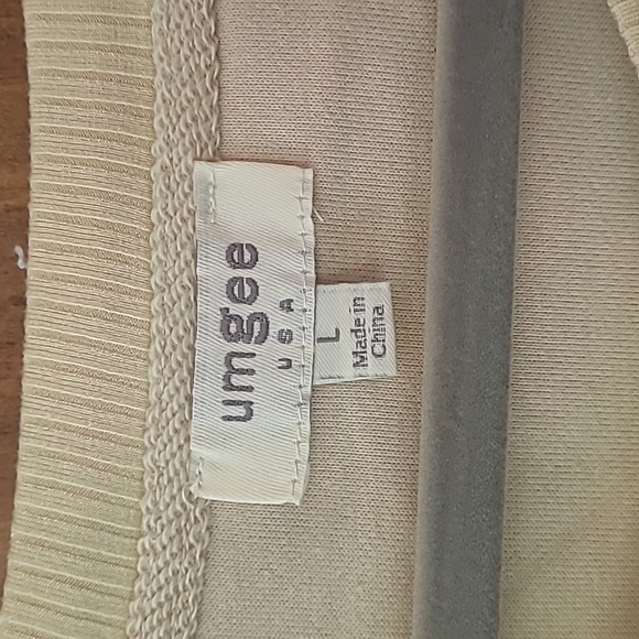 Umgee crochet sleeve boho top - Picture 3 of 6